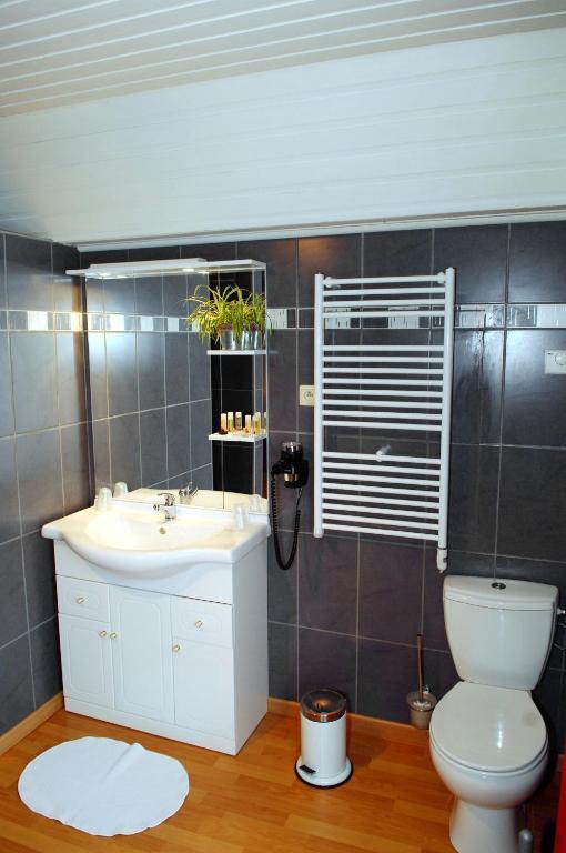 Bed En Breakfast Le Freyr Dinant Quarto foto
